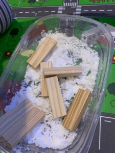 Baking soda and some hair conditioner